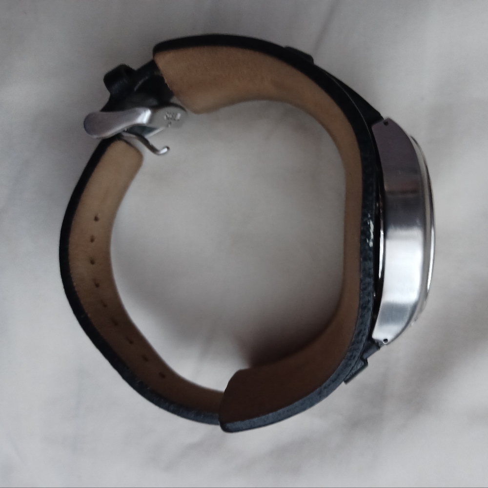 Fossil Dragon Watch New Batteries Very Fine Stainless Steel Black leather Band - Picture 5 of 14